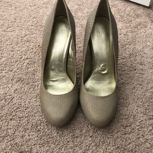 Jessica Simpson heels